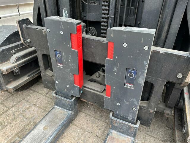 Vnější reach truck BT RRE160HR s vážicím systémem RAVAS BT RRE160HR