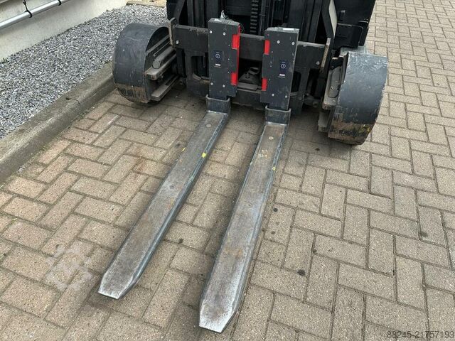Vnější reach truck BT RRE160HR s vážicím systémem RAVAS BT RRE160HR