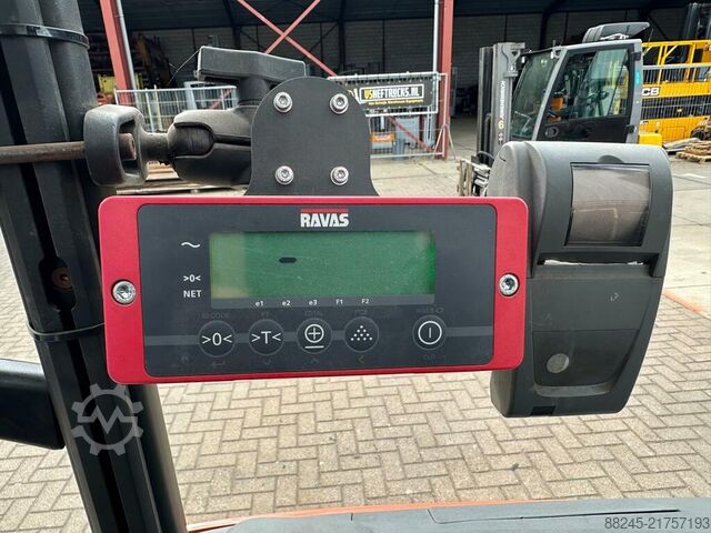 Vnější reach truck BT RRE160HR s vážicím systémem RAVAS BT RRE160HR