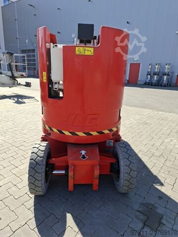 Teleszkópos munkaállvány JLG E300AJP