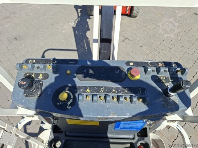 Teleszkópos munkaállvány JLG E300AJP