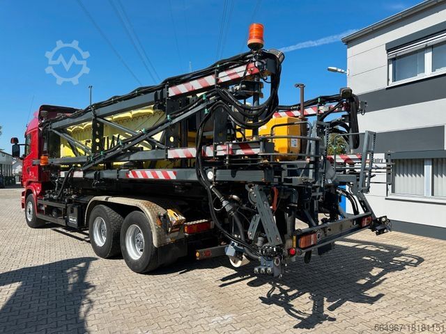 Kroklastbil SCANIA R580 Abrollkipper Flughafenstreufahrzeug 45m