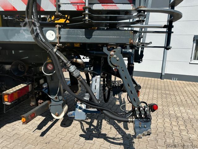 Kroklastbil SCANIA R580 Abrollkipper Flughafenstreufahrzeug 45m