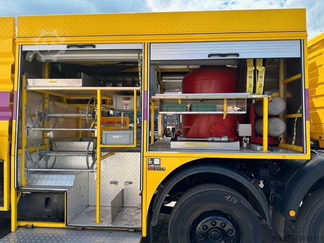 Camion à usage spécial MERCEDES-BENZ 3238 SK Löschfahrzeug Rosenbauer ULF9000Mixmatik
