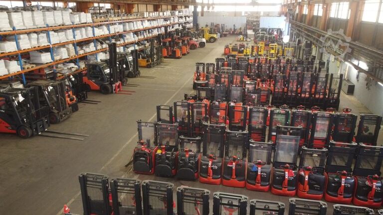 Reachtruck Linde R16HD-01 // Höhenanzeige // Triplex // 8,3m Hubhöh