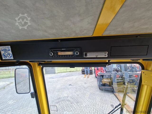 Terminal traktor Terberg YT 222 4x2 aangedreven terminal trekker