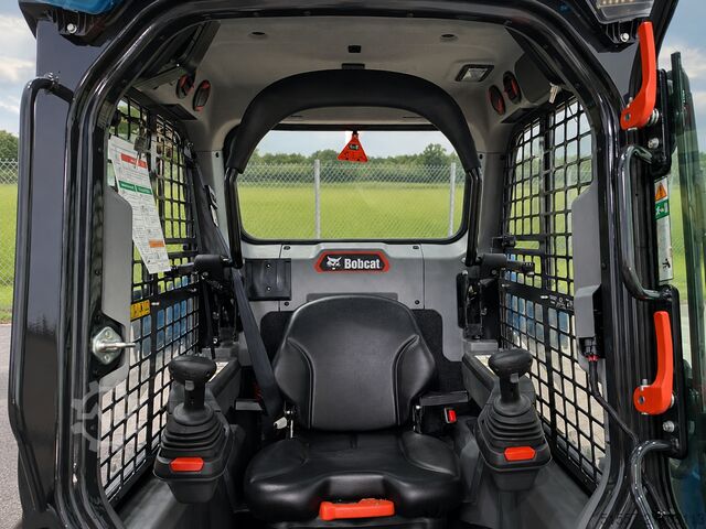 Cargadora compacta Bobcat T76 | 2025