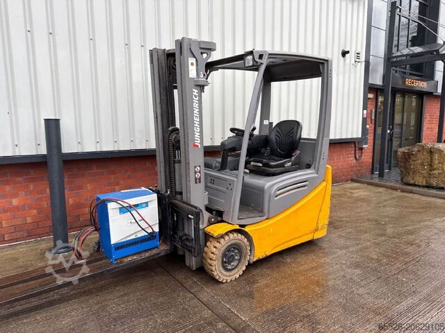 Carrello elevatore elettrico a 3 ruote Jungheinrich EFG 216 k / 2127 Std.