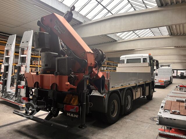 Autocarro con cassone fisso MAN Truck & Bus TGA08  TGS 26.440 6 x 4 BL mit Kran PK53002