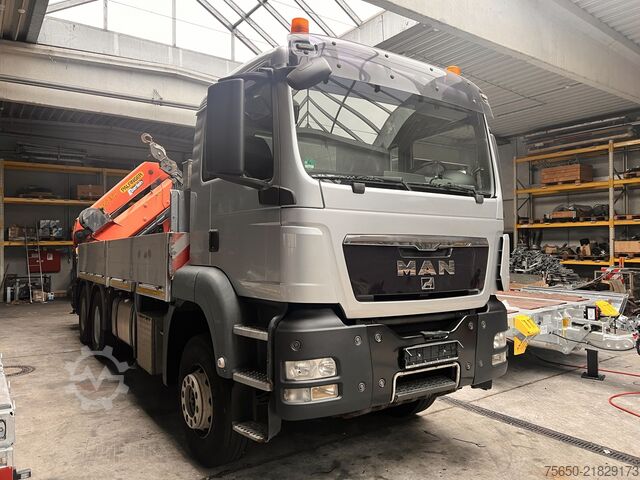 Autocarro con cassone fisso MAN Truck & Bus TGA08  TGS 26.440 6 x 4 BL mit Kran PK53002