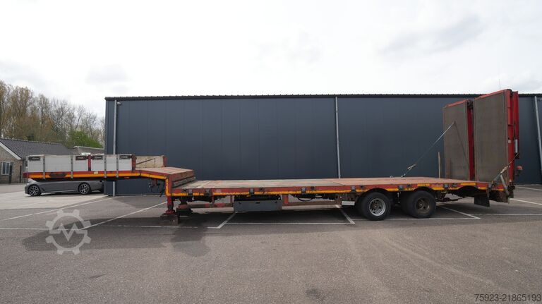 Semi-Tieflader Nooteboom MCO-48-03V Damaged semi low loader extendable 3...