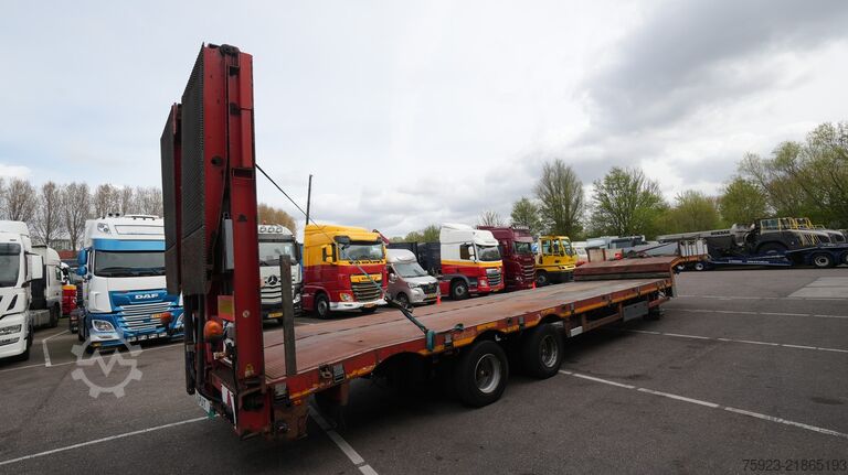 Semi-Tieflader Nooteboom MCO-48-03V Damaged semi low loader extendable 3...