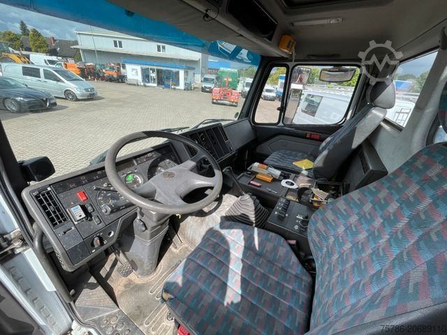 Andra MERCEDES-BENZ SK 1824 4x4/ DPF/ PK 14500+Funk+5+6 Kreis/ Winde