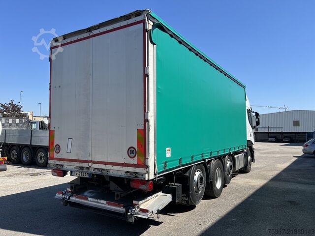 Autocarro con pianale e telone Iveco Stralis 480