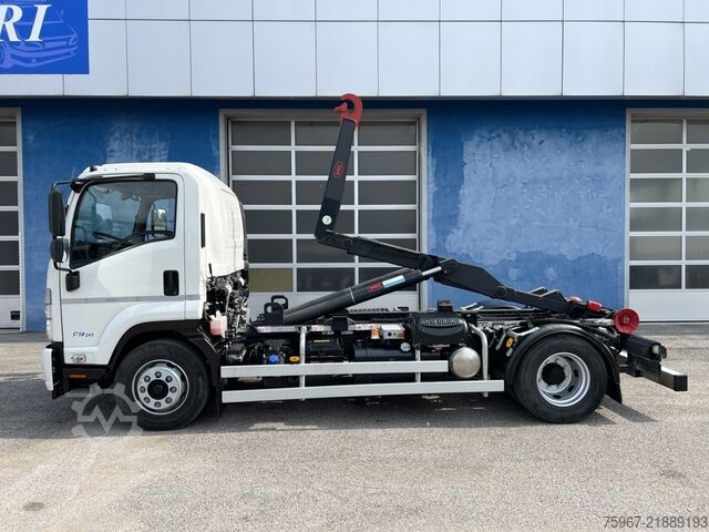 Kampós konténerszállító teherautó Isuzu F14 240