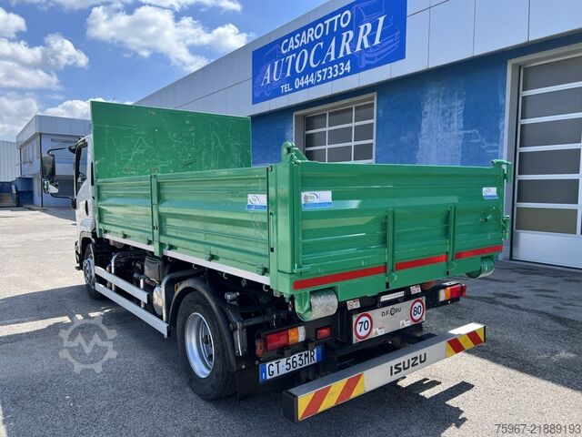 Kampós konténerszállító teherautó Isuzu F14 240