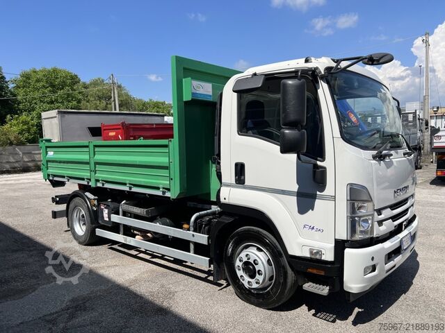 Kampós konténerszállító teherautó Isuzu F14 240