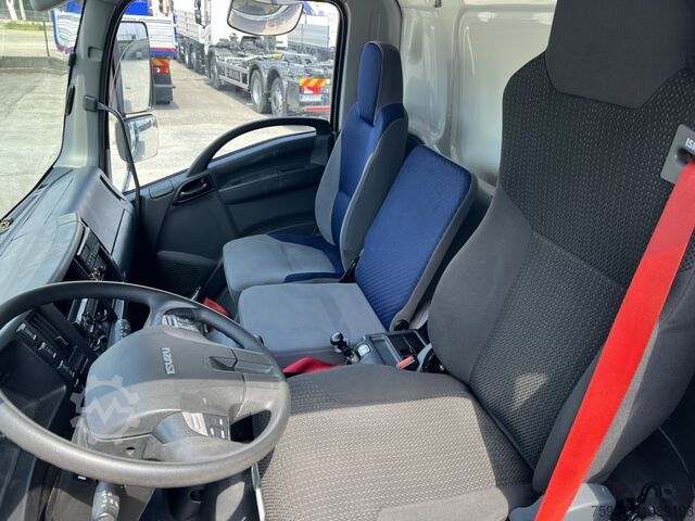 Kampós konténerszállító teherautó Isuzu F14 240