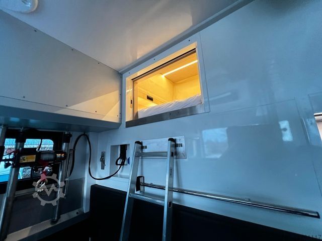 Pferdeanhänger  STX Trailer  3-4 Pferde Wohnung, Dusche WC,