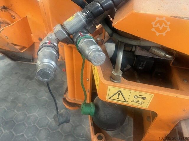 Inne Fiedler Frontmähgerät Frontausleger FFA 400