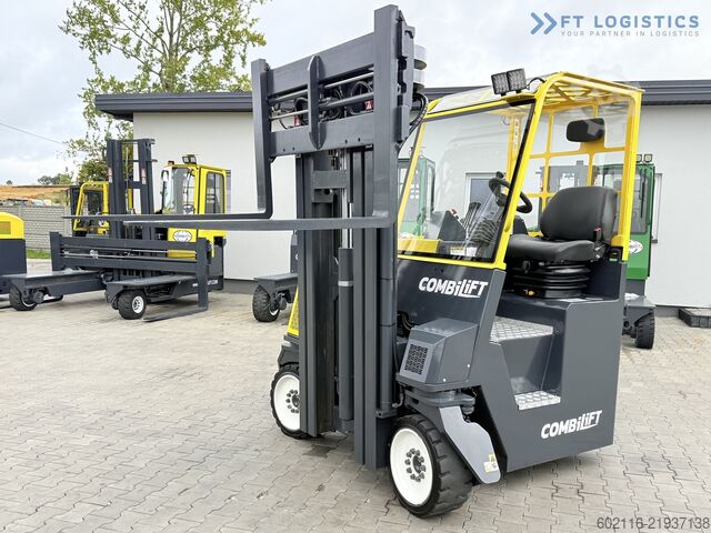 Carrello elevatore a 4 direzioni Combilift CB4000 TRIPLEX 5200 FREE-LIFT POSITIONER
