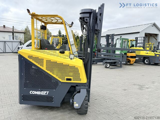 Carrello elevatore a 4 direzioni Combilift CB4000 TRIPLEX 5200 FREE-LIFT POSITIONER