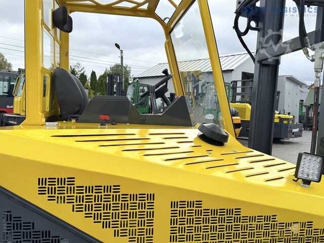 Carrello elevatore a 4 direzioni Combilift CB4000 TRIPLEX 5200 FREE-LIFT POSITIONER