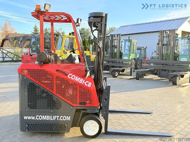 Stivuitor cu patru direcții Combilift C3000CB GAS TRIPLEX 4900 FREE-LIFT