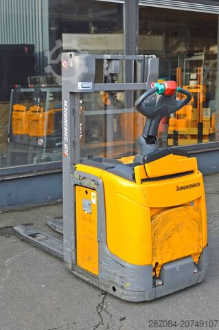 Στοίβαξη παλετών Jungheinrich ERC 212