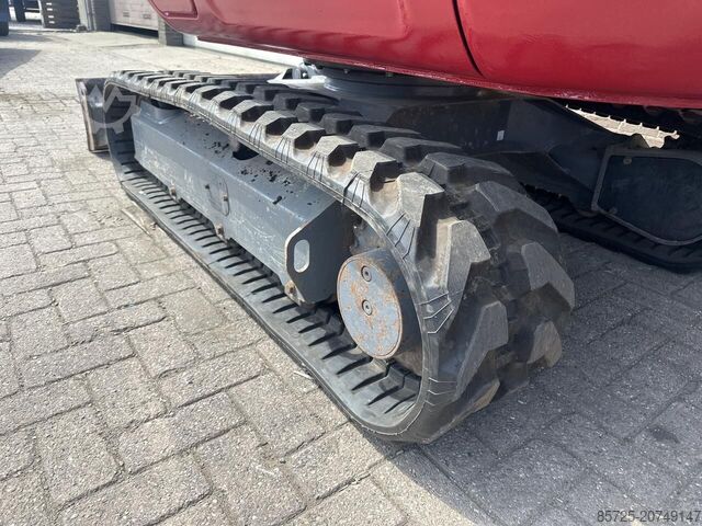 Mini excavator Takeuchi Kraan TB230 - Gebruikt