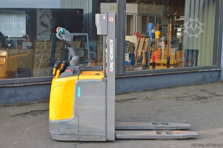 Στοίβαξη παλετών Jungheinrich ERC 212