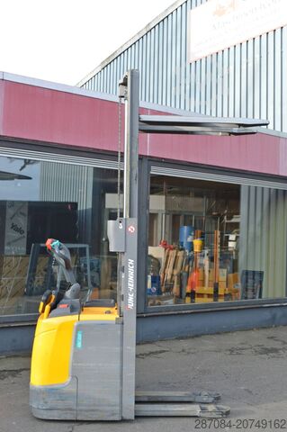 Στοίβαξη παλετών Jungheinrich ERC 212