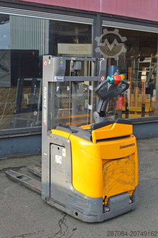 Στοίβαξη παλετών Jungheinrich ERC 212