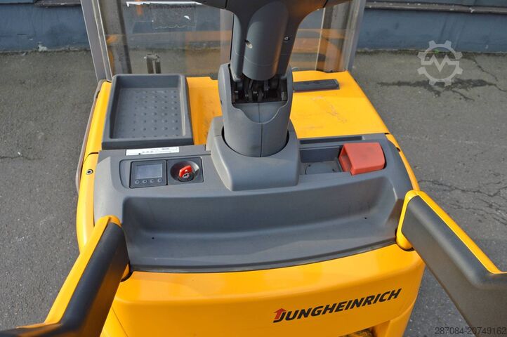 Στοίβαξη παλετών Jungheinrich ERC 212
