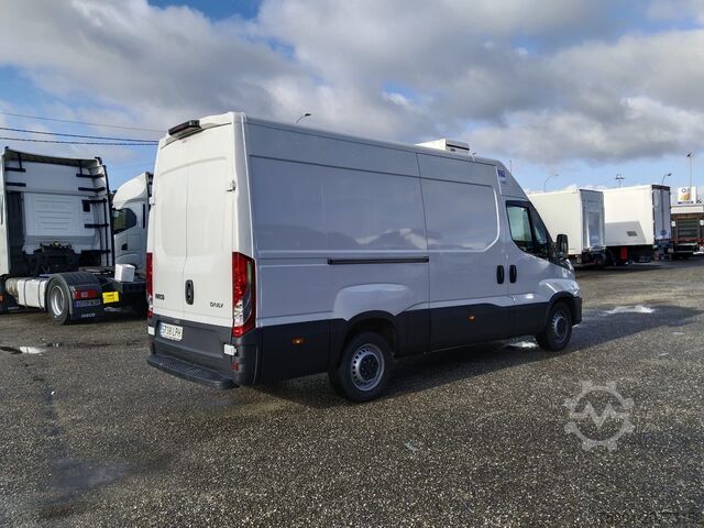 Refrigerator body van Iveco Daily 35