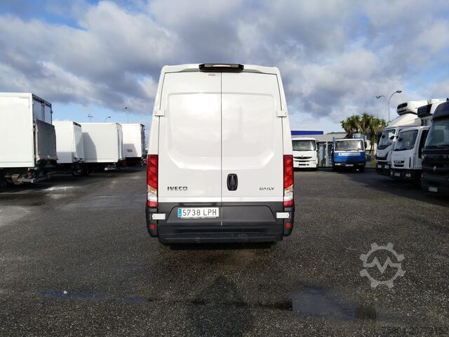 Refrigerator body van Iveco Daily 35