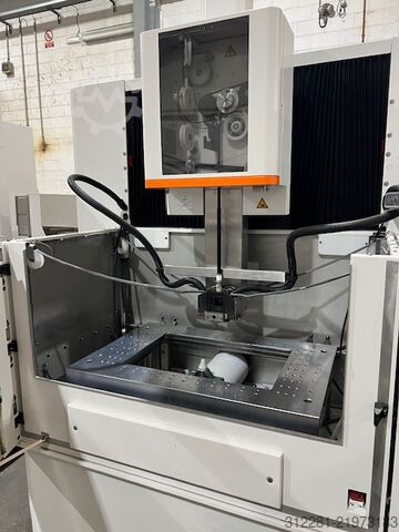 Máquina de erosión por hilo AGIE CHARMILLES CUT 300 SP
