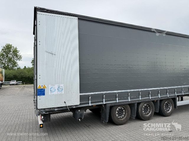 Nyitott ponyvás félpótkocsi Schmitz Cargobull Curtainsider Mega Getränke