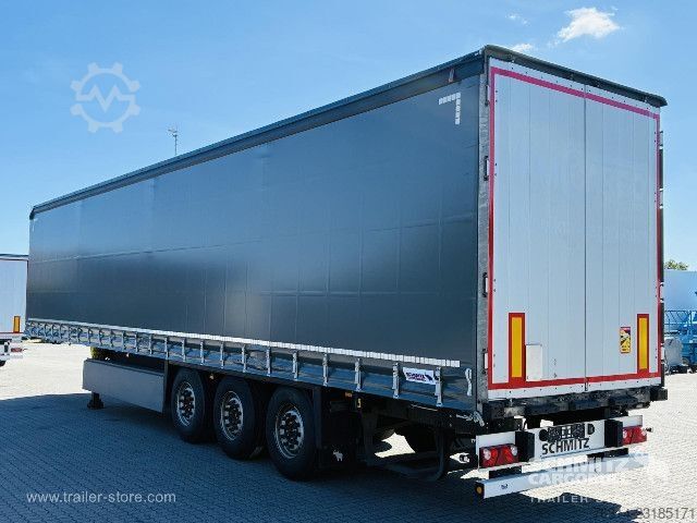 Nyitott ponyvás félpótkocsi Schmitz Cargobull Curtainsider Standard Getränke