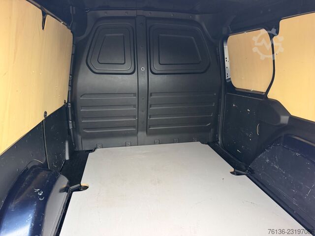 Panelová dodávka MERCEDES-BENZ Citan 110 CDI Automatik Klima Kamera 3 Sitzer