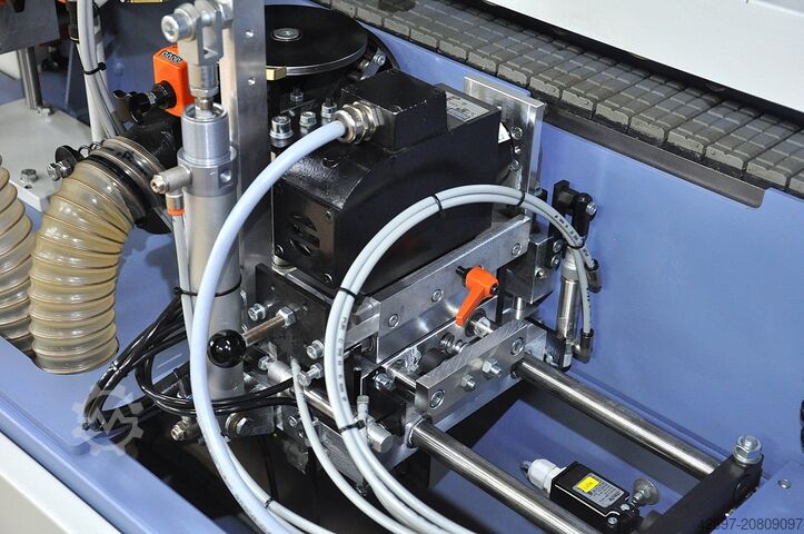 Encoladora de cantos con unidad de fresado Hebrock F4