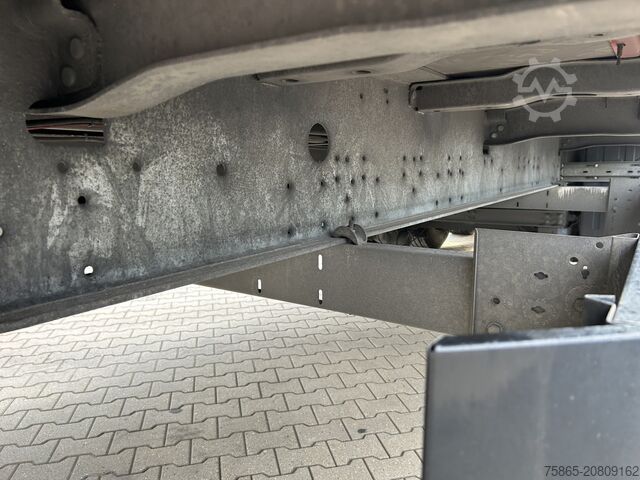 βαλίτσα Schmitz Cargobull SCB S3B / Box Trailer / 2x Liftas / APK TUV 09-26