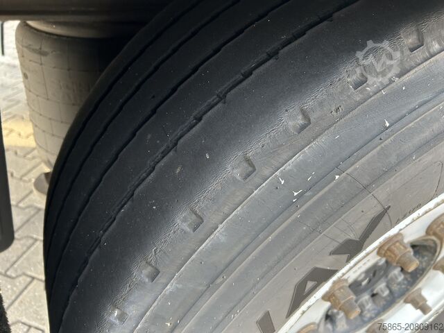 βαλίτσα Schmitz Cargobull SCB S3B / Box Trailer / 2x Liftas / APK TUV 09-26