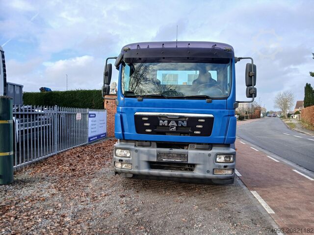 Nákladní automobil s nájezdem MAN TGM 18.290