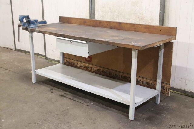 Workbench with vice unbekannt 2000/720/ H940 mm