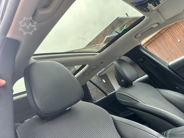 Minibus MERCEDES-BENZ C 200 T Autom.*PANO*LED*Digital*Kamera*Teilleder