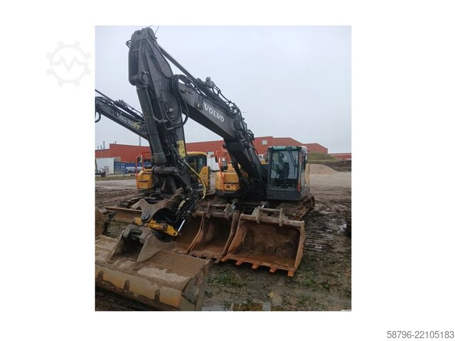Koparka kołowa Volvo ECR235EL