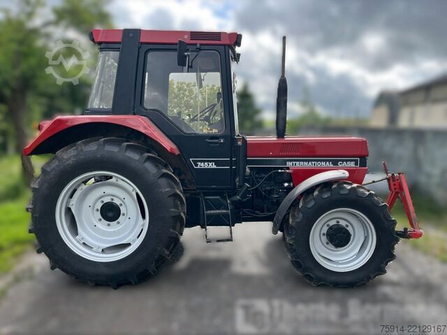 Tractor Case-IH 745 XL