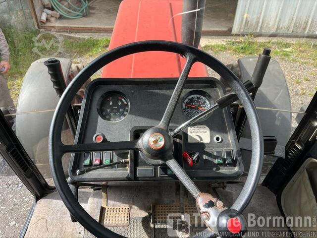 Tractor Case-IH 745 XL