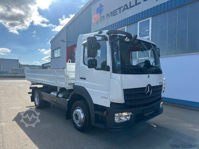 Driezijdige kipper MERCEDES-BENZ 1223 K Atego 3 Kipper Meiller 3 Seiten 2xAHK